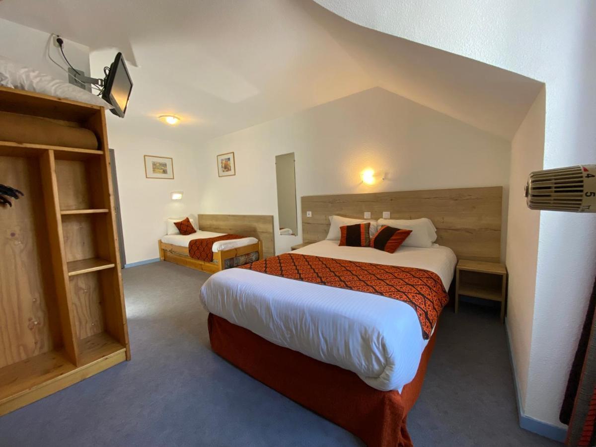 Hotel De La Gare Эйглие Экстерьер фото