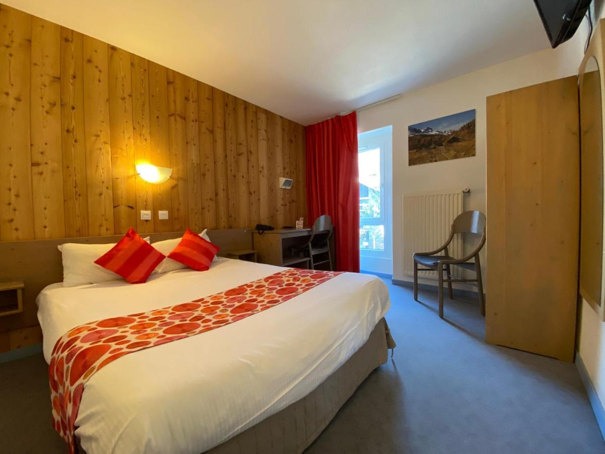 Hotel De La Gare Эйглие Экстерьер фото